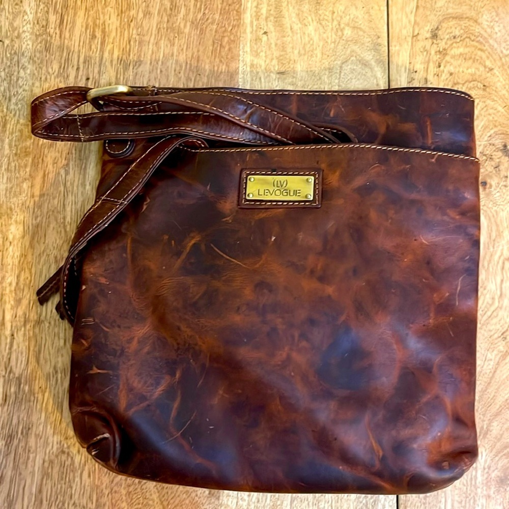 Brown leather crossbody bag